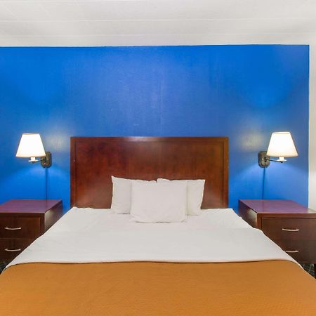 Travelodge By Wyndham Great Bend Exterior foto